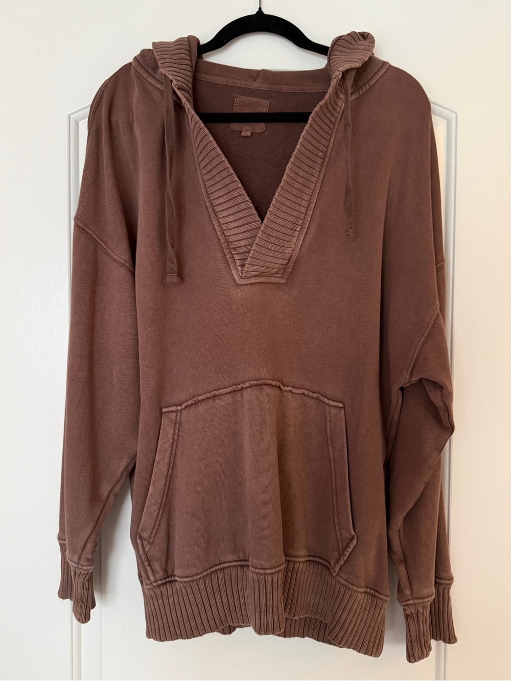 Aerie Relaxed V-Neck Hoodie Sweater in Dusty Mauve